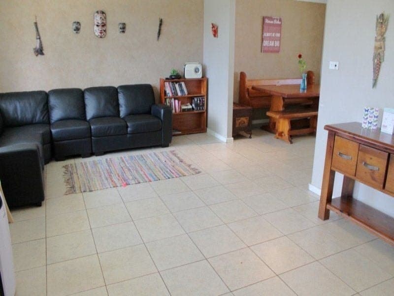 8 Denbern Street, Dean Park - Thumbnail 4