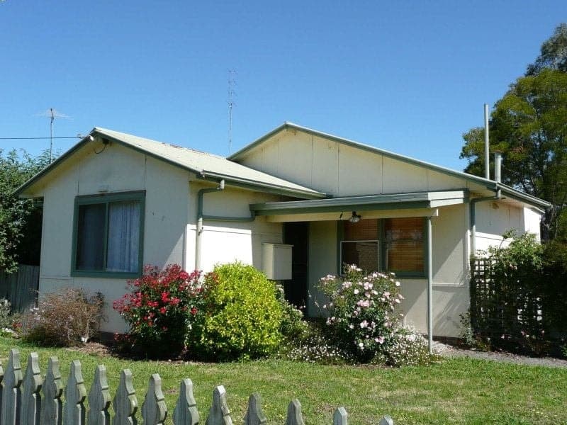 20 Hill Street COLAC VIC, Colac - Image 1