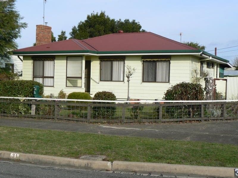 31 Lawrence Court COLAC VIC, Colac - Image 1