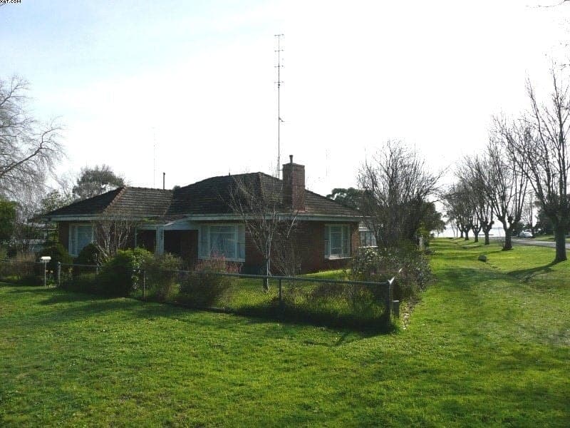 1 Moore Street COLAC VIC, Colac - Image 1