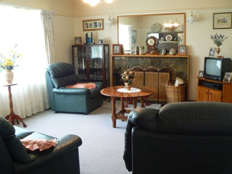 17 Grant Street COLAC VIC, Colac - Thumbnail 2