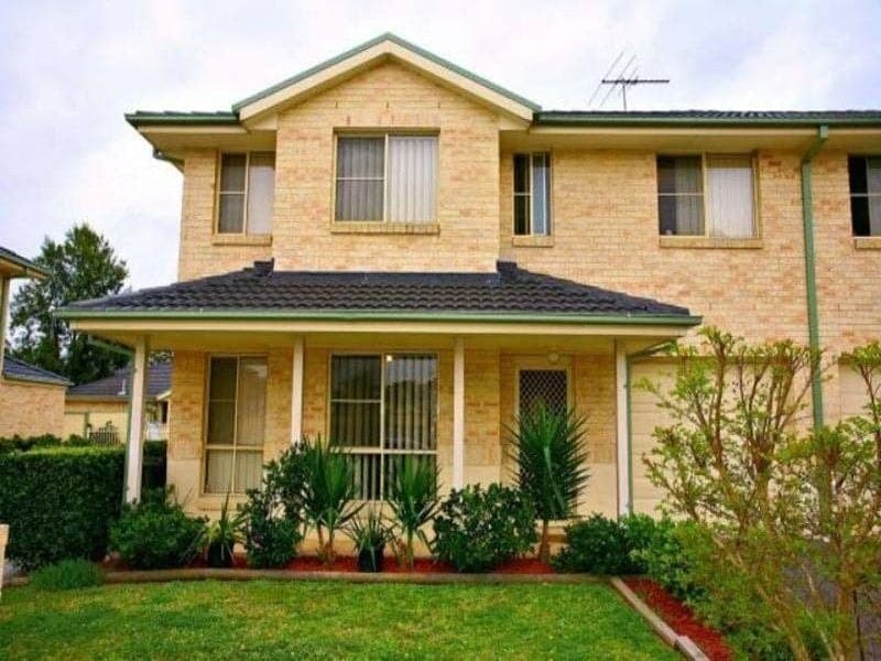 2/23 Shaughnessy Street, Oakhurst - Image 1