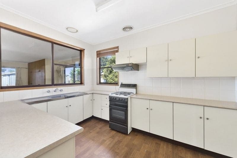 10 Rands Road POMBORNEIT VIC, Pomborneit - Thumbnail 2