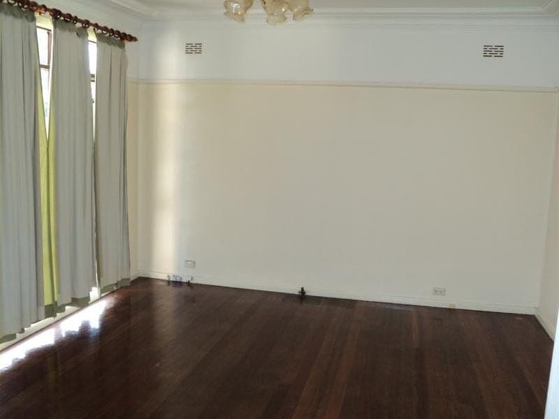 39 Dina Beth Avenue, Blacktown - Thumbnail 2