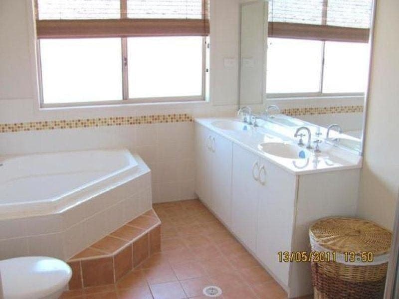 8 Bluebell Circuit, Kellyville - Thumbnail 7