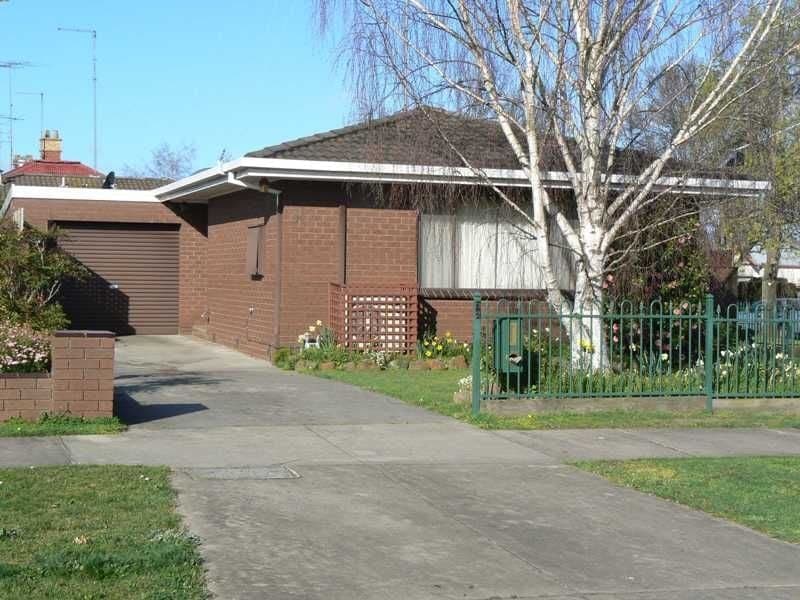 2/32 Gellibrand Street COLAC VIC, Colac - Image 1