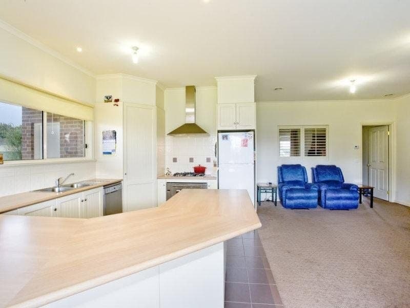 6 Darby Drive COLAC VIC, Colac - Thumbnail 3