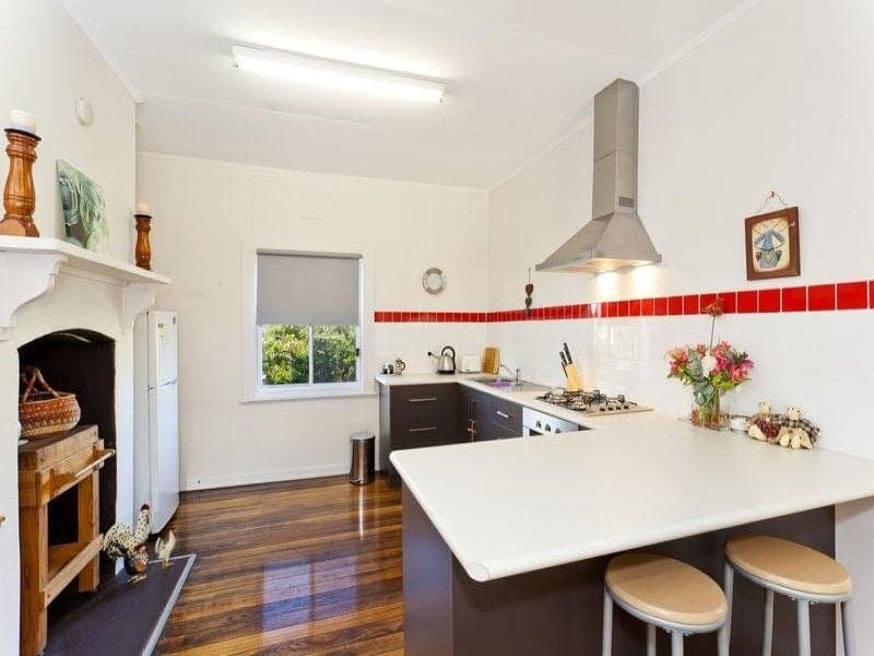 13 Tait Street CAMPERDOWN VIC, Camperdown - Thumbnail 2