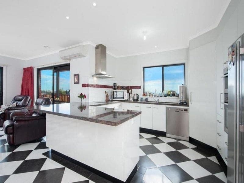 6 Banksia Drive ELLIMINYT VIC, Elliminyt - Image 1