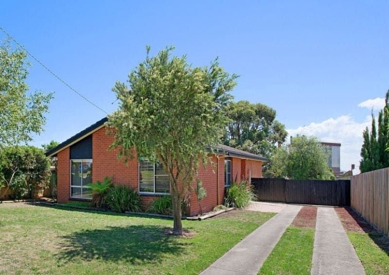 12 McAlpine Court CAMPERDOWN VIC, Camperdown - Image 1
