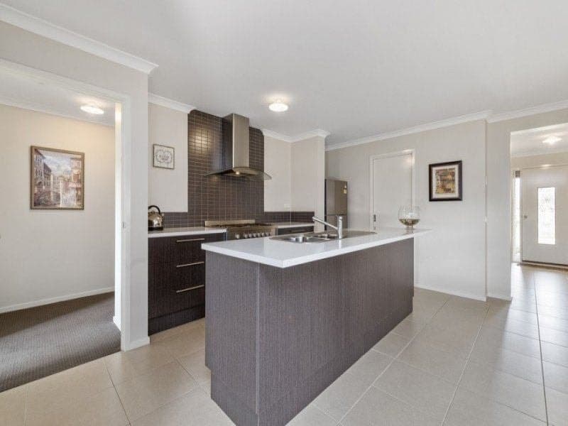 21 Rodger Drive COLAC VIC, Colac - Thumbnail 2
