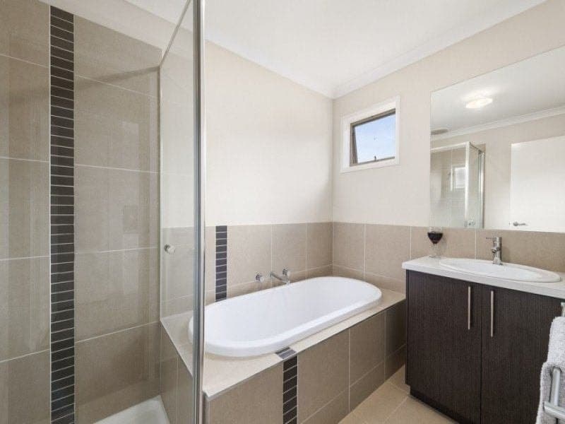 21 Rodger Drive COLAC VIC, Colac - Thumbnail 4