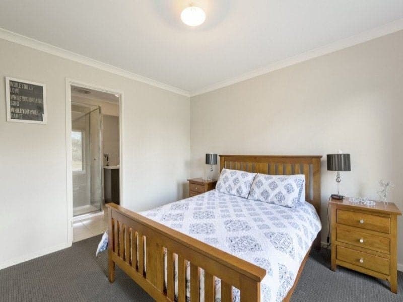 21 Rodger Drive COLAC VIC, Colac - Thumbnail 5