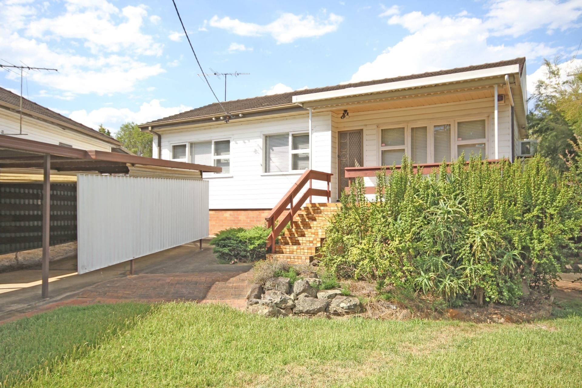 SEVEN HILLS, Seven Hills - Image 1