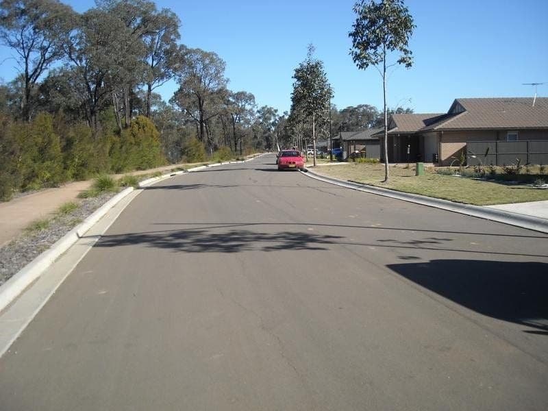 29 Bluebell Crescent, Ropes Crossing - Thumbnail 2