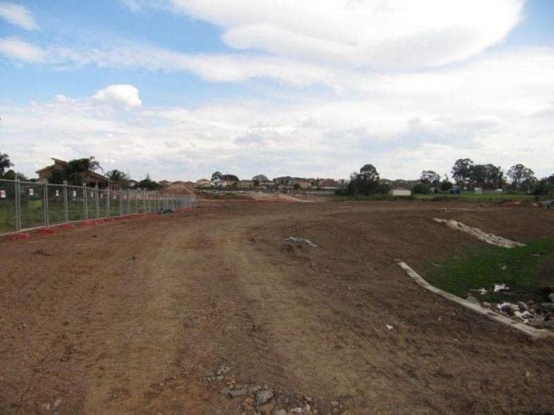 Flynn Avenue, Middleton Grange - Image 1