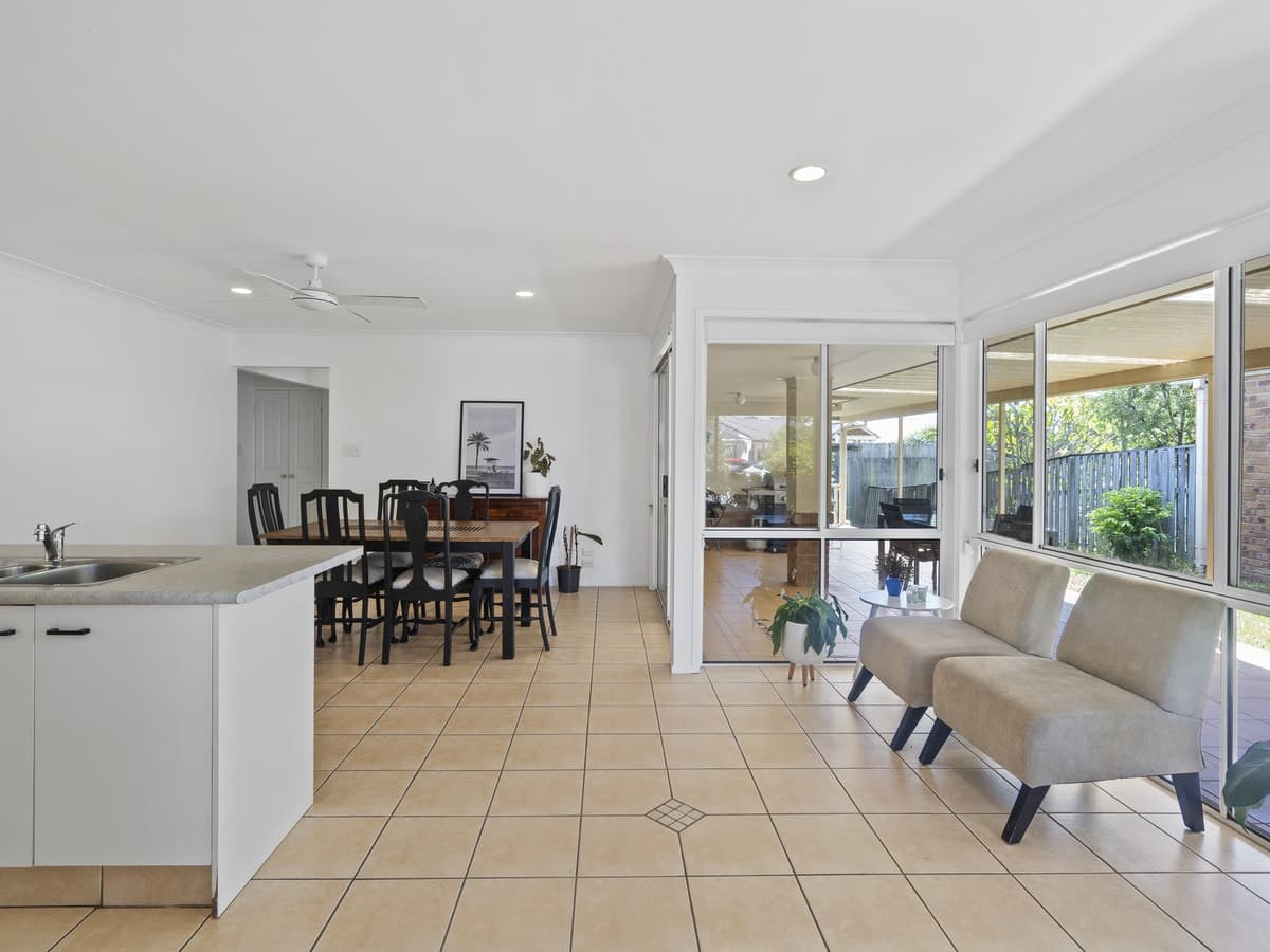 43 Rainbird Close, BURLEIGH WATERS, Burleigh Waters - Thumbnail 8