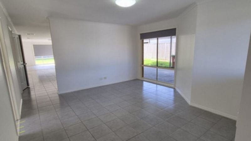 41 Flametree Circuit, Cranbourne, Cranbourne - Thumbnail 3