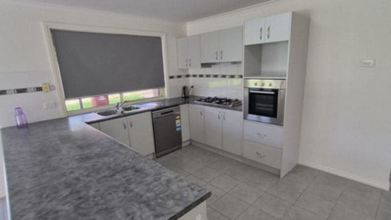 41 Flametree Circuit, Cranbourne, Cranbourne - Thumbnail 6