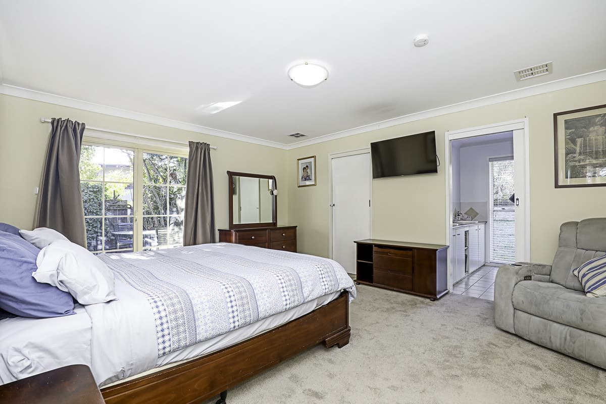 2 Goble Street, Hughes ACT 2605, Hughes - Thumbnail 8