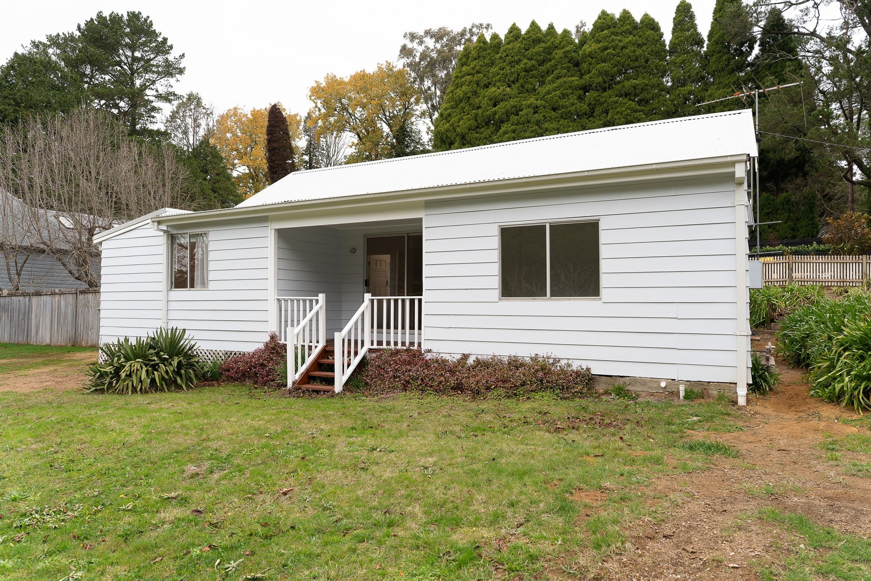 2 St Andrews Road, Leura - Image 1