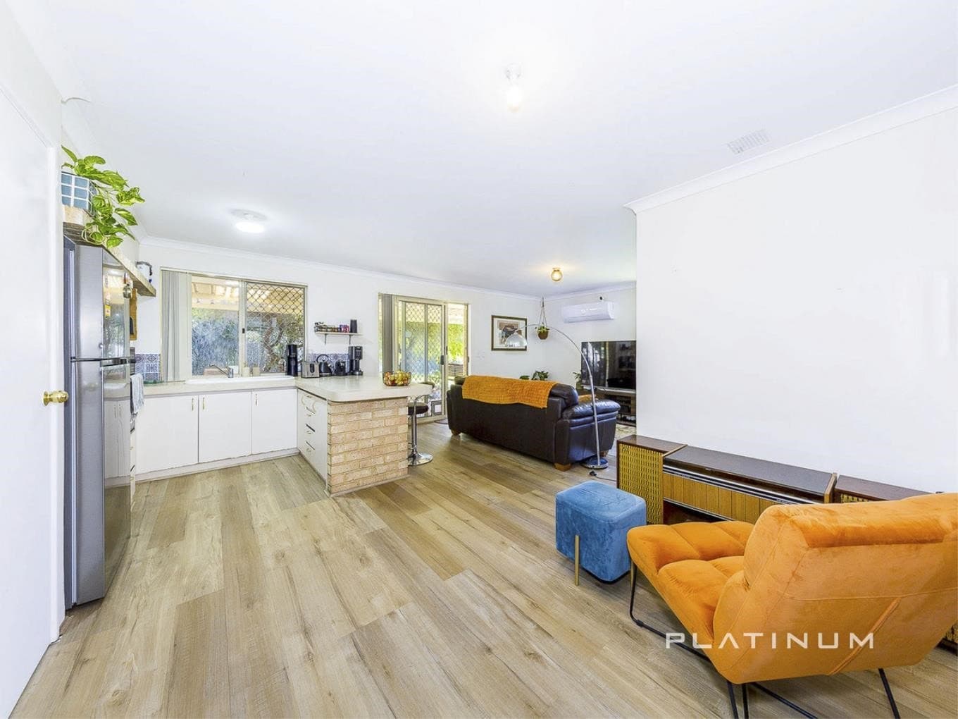 8 Lawrie Court, Clarkson WA, Clarkson - Thumbnail 2