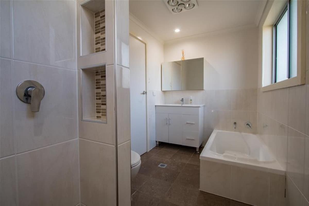 13 Pelerin Avenue, SINGLETON NSW 2330, Singleton - Thumbnail 5