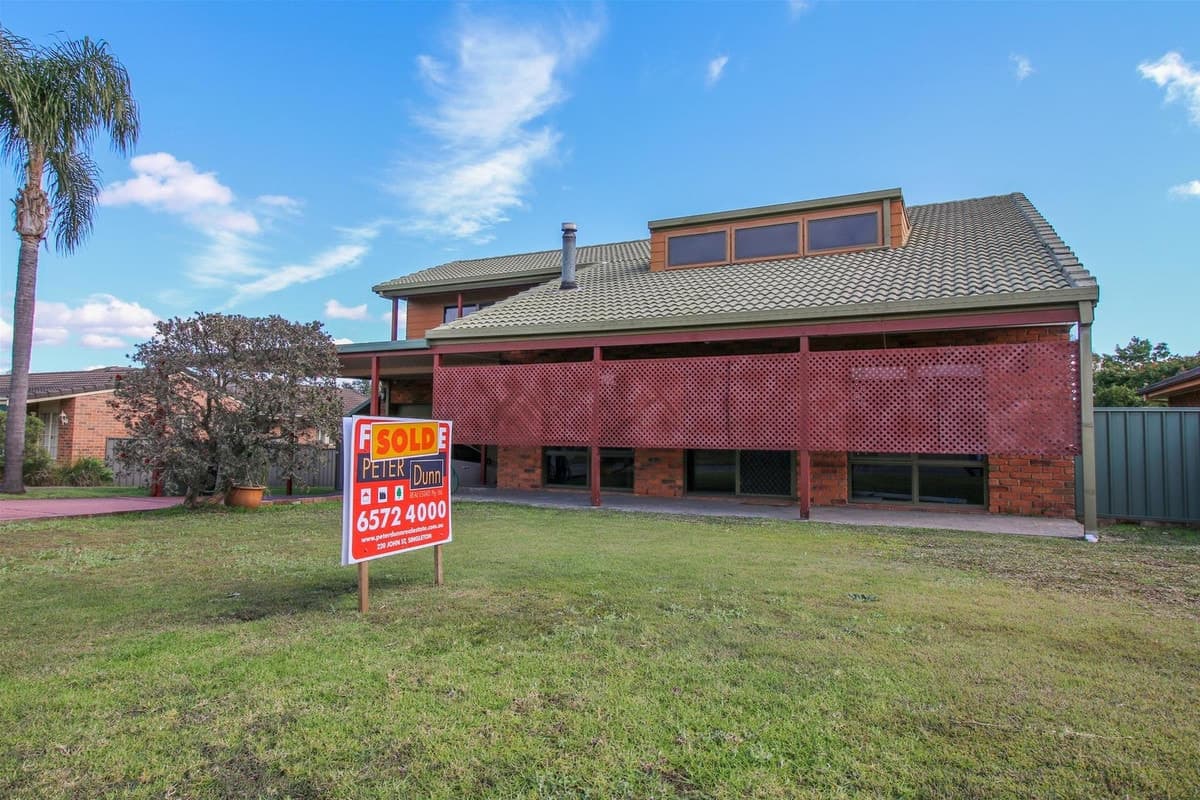 15 Acacia Circuit, SINGLETON NSW 2330, Singleton - Image 1