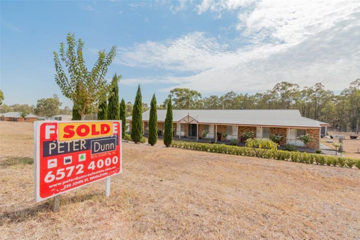10 Llanrian Drive, SINGLETON NSW 2330, Singleton - Image 1