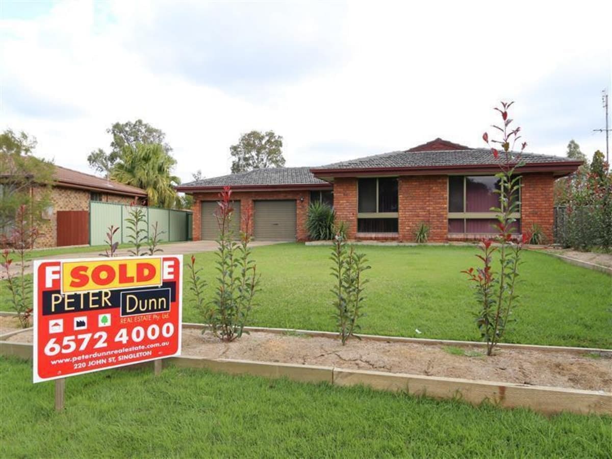 9 Millard Close, SINGLETON NSW 2330, Singleton - Image 1