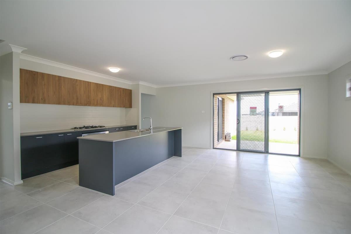 10 Lambkin Street, Singleton NSW 2330, Singleton - Thumbnail 2