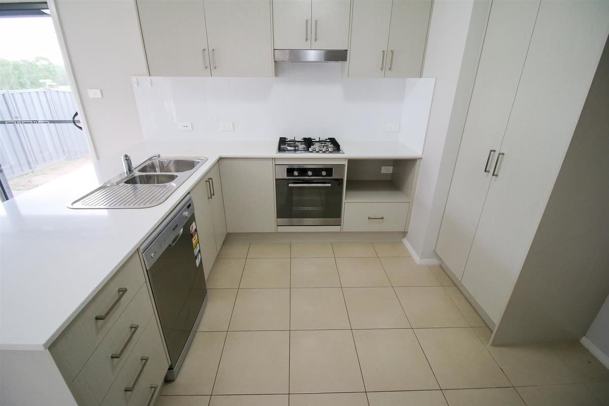 2 / 2 Hobden Street, SINGLETON NSW 2330, Singleton - Thumbnail 3