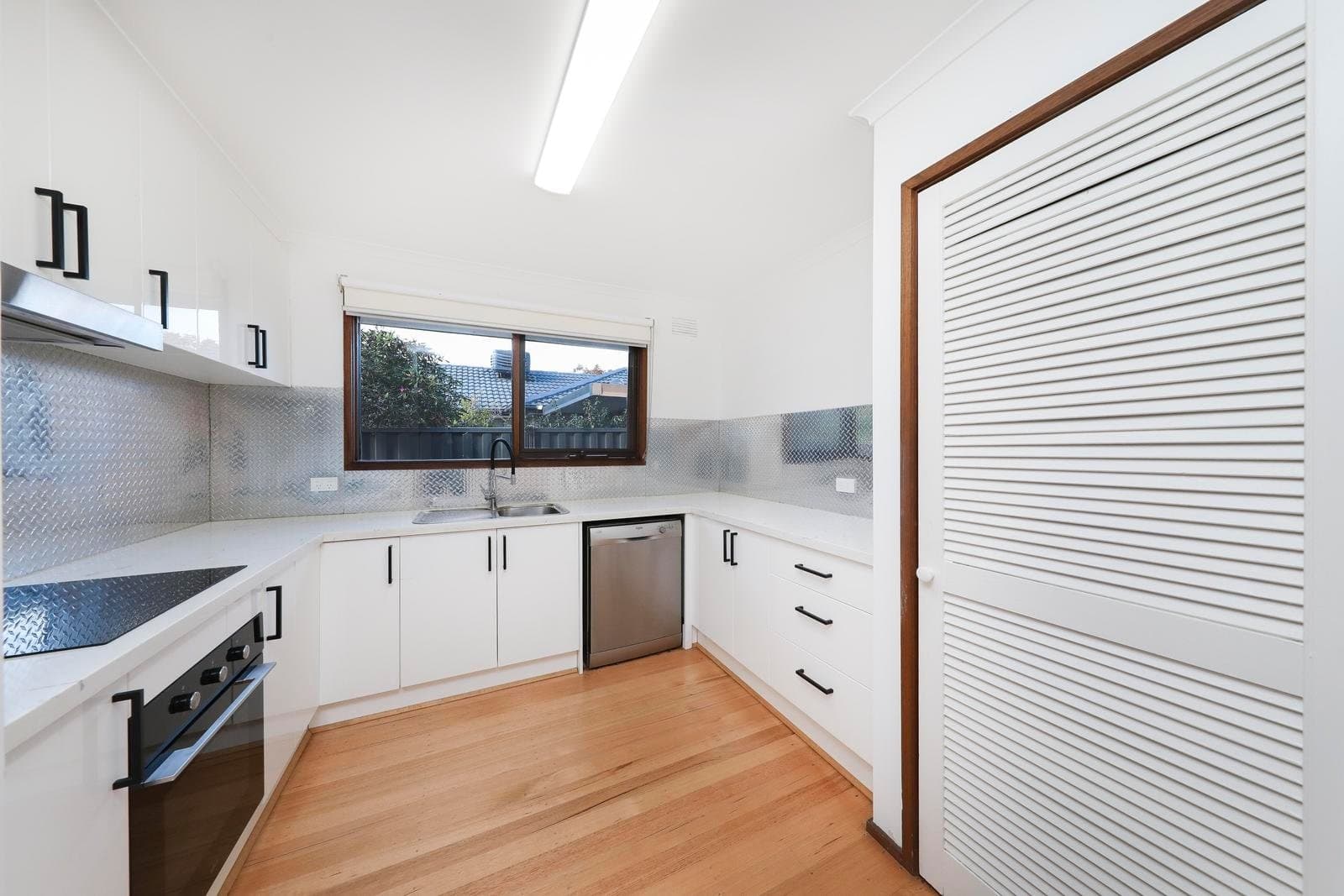 4 Stuart Court, Keilor VIC 3036, Keilor - Thumbnail 3