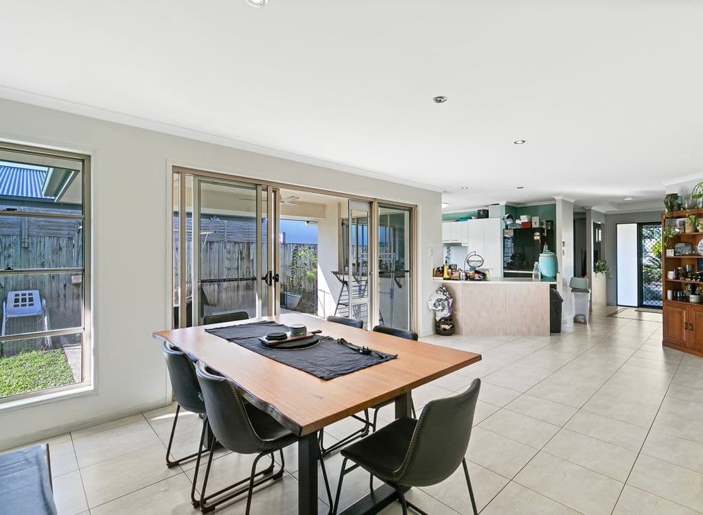 6 Creekside Drive, SIPPY DOWNS QLD 4556, Sippy Downs - Thumbnail 6