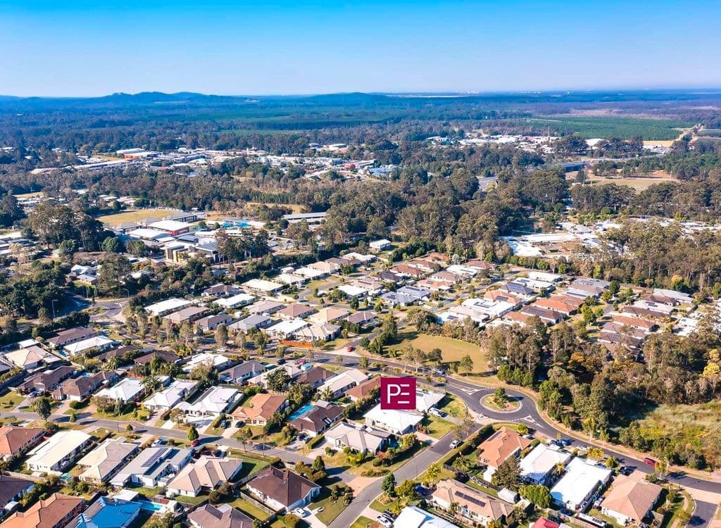 6 Maidenhair Drive, BEERWAH QLD 4519, Beerwah - Thumbnail 2