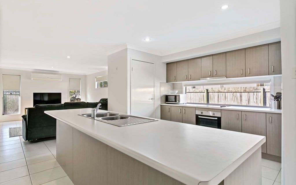 6 Maidenhair Drive, BEERWAH QLD 4519, Beerwah - Thumbnail 3