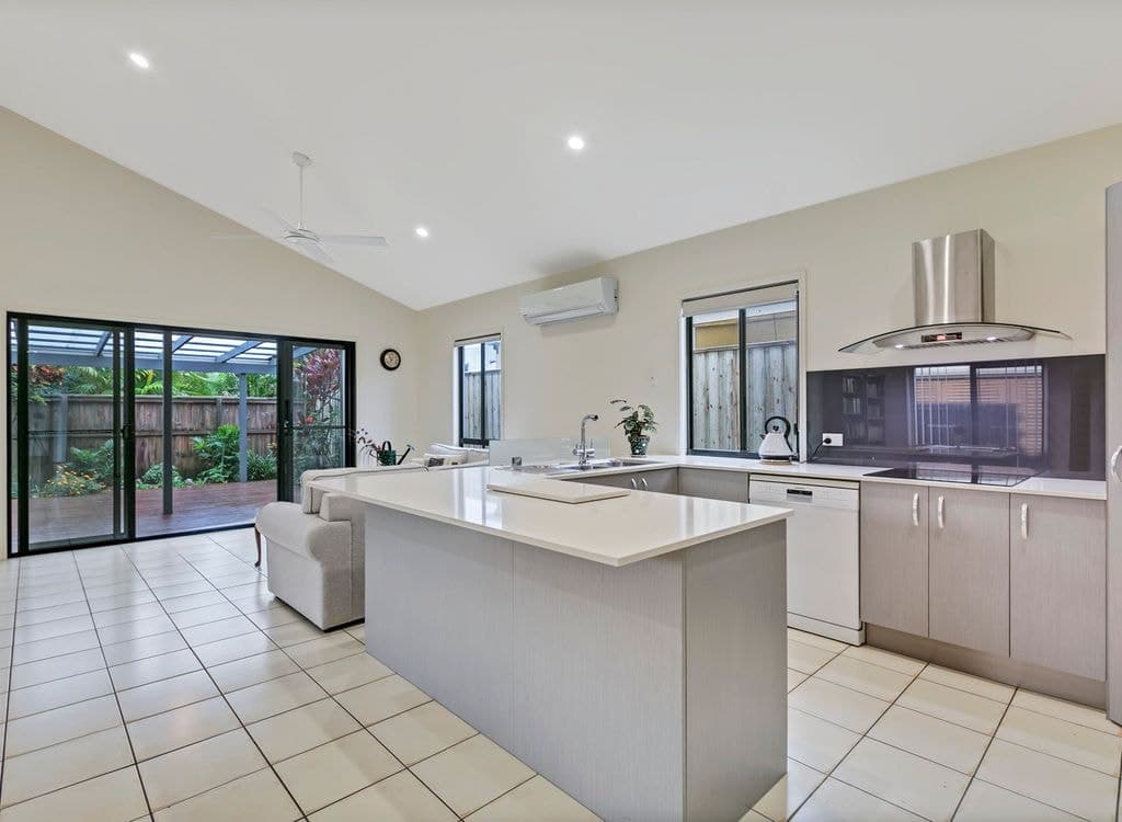 8 Maui Court, KAWANA ISLAND QLD 4575, Kawana Island - Thumbnail 6
