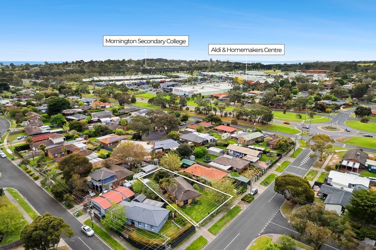 97 Robertson Drive, Mornington, VIC 3931, Australia, Mornington - Thumbnail 4