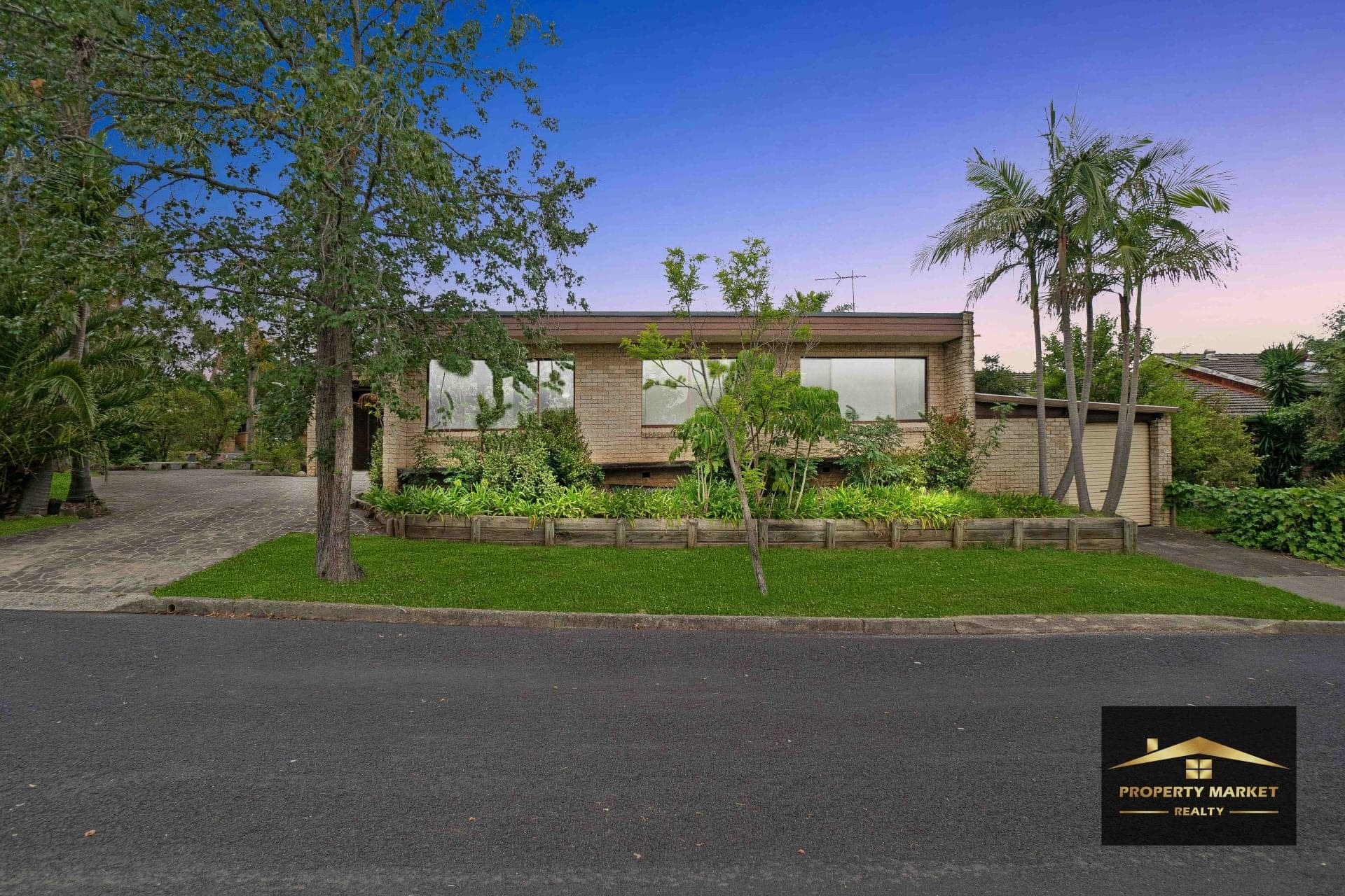 19 Jarrah Avenue Bradbury NSW, Bradbury - Image 1
