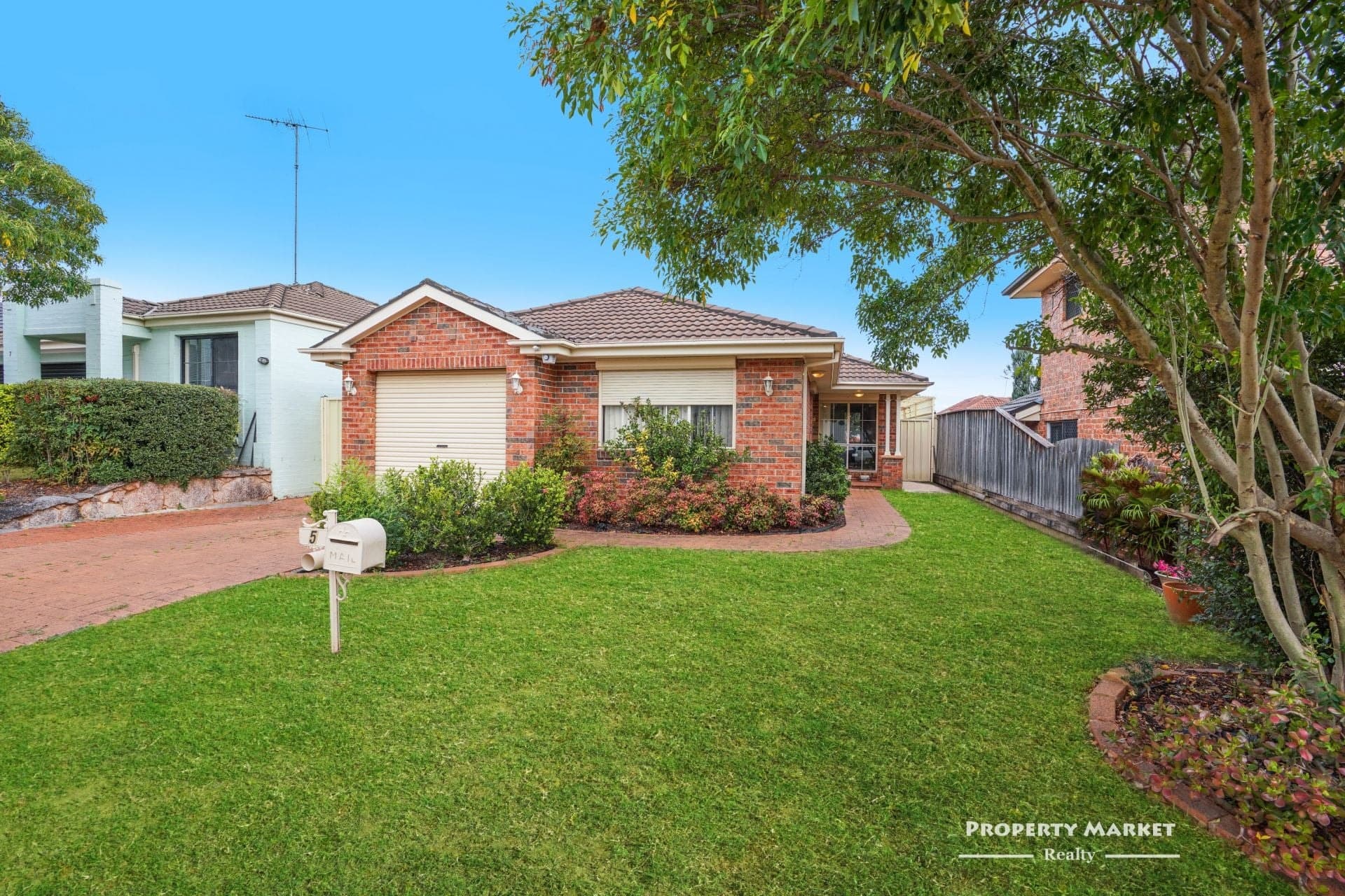 5 Nettletree Place Casula NSW, Casula - Image 1