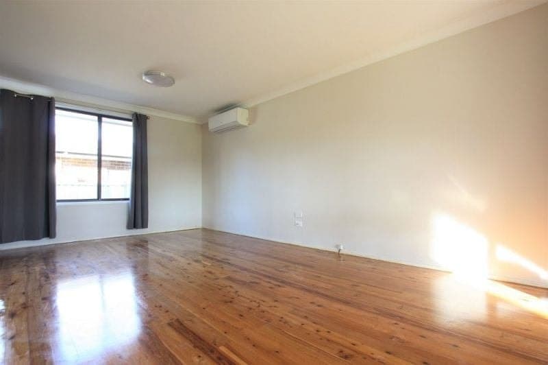 18 Hyacinth Avenue Macquarie Fields NSW, Macquarie Fields - Thumbnail 3