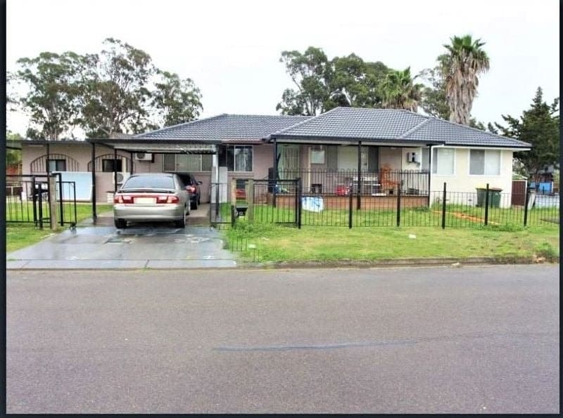 12 Jacaranda Crescent Casula NSW, Casula - Thumbnail 4