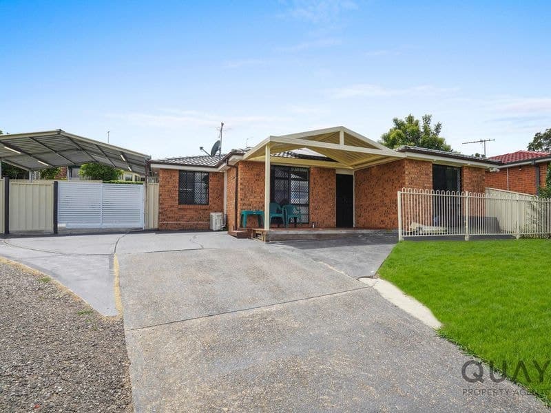 11 Merryweather Close, Minto, Minto - Image 1