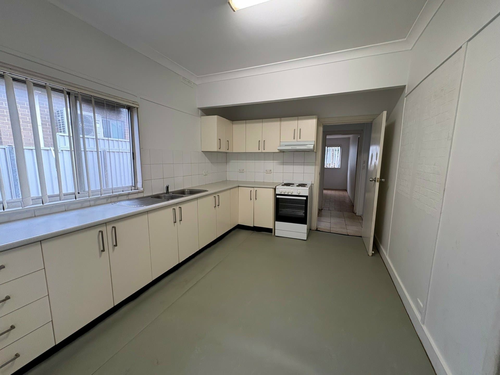 139 The Boulevarde Fairfield West NSW, Fairfield West - Thumbnail 5