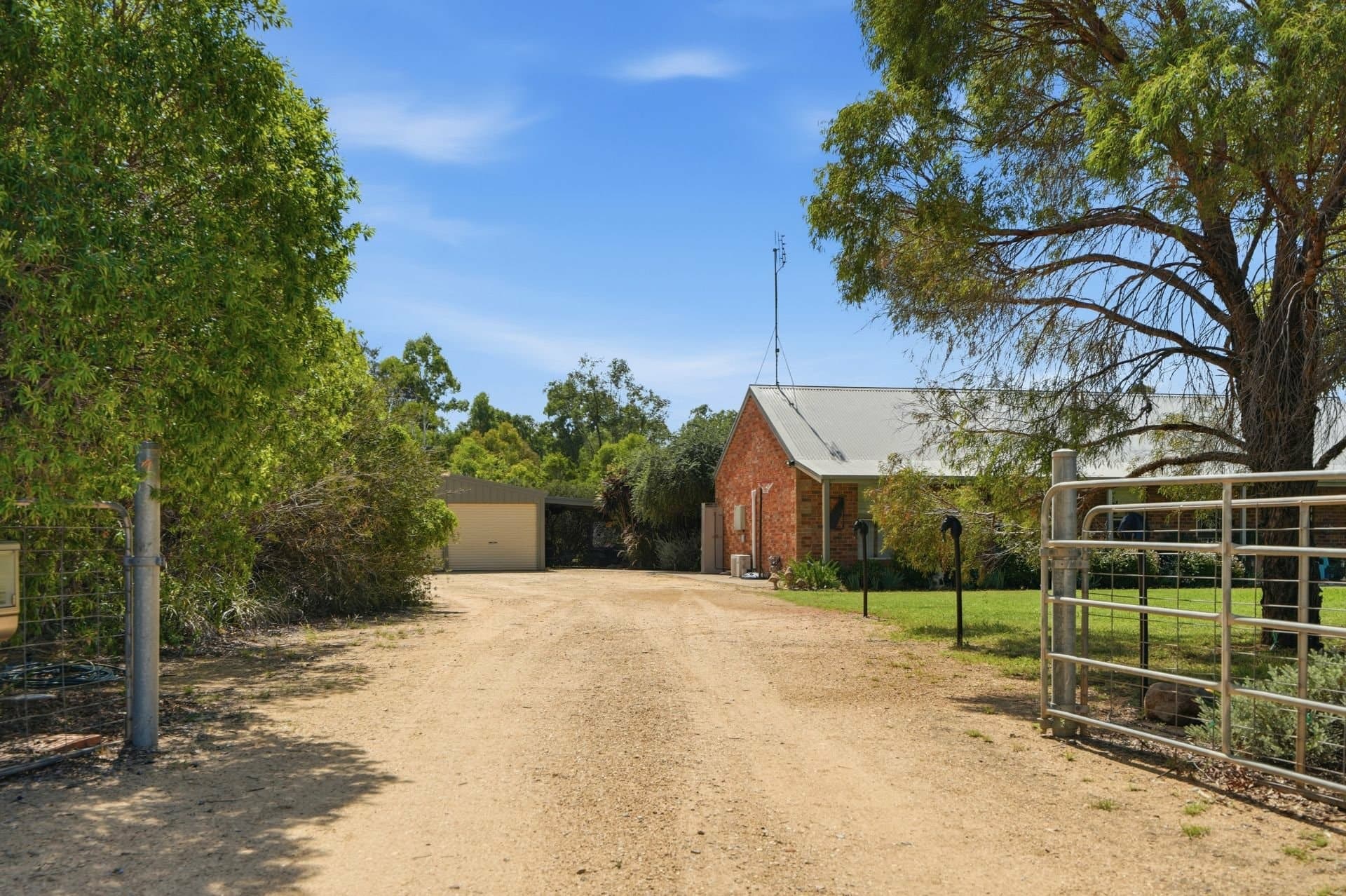 25 Crossley Drive Narromine NSW, Narromine - Image 1