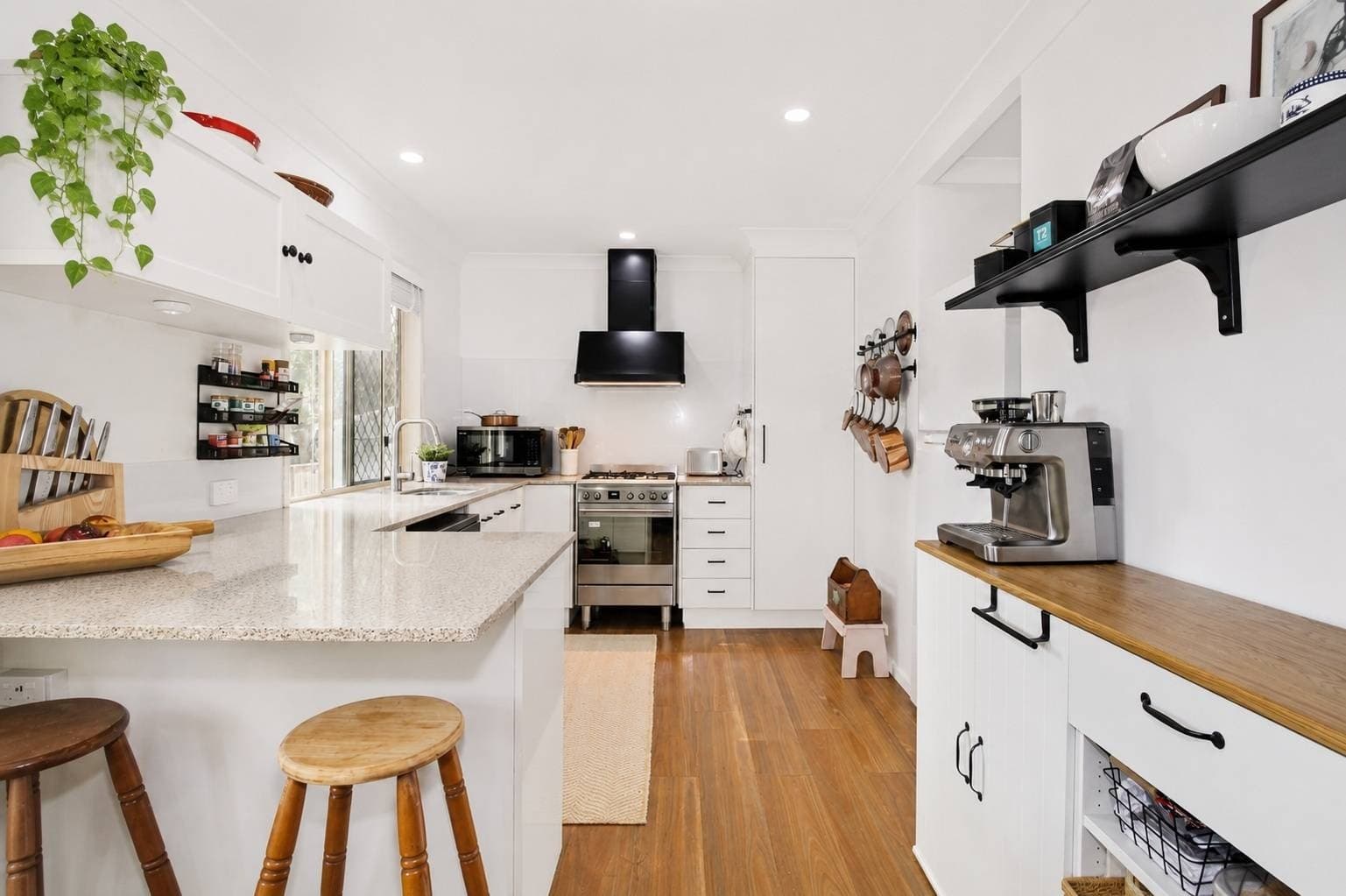 14 Citron Street, Macleay Island, Macleay Island - Thumbnail 2
