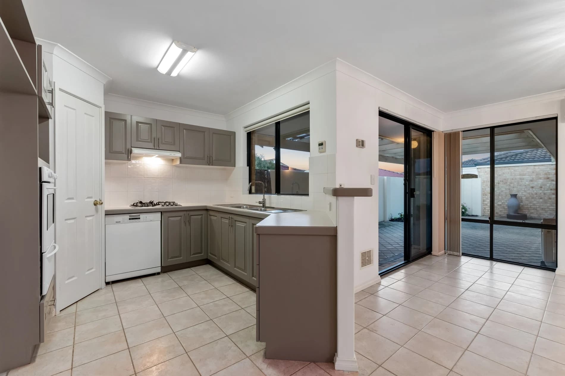 6/27 Falkirk Avenue, MAYLANDS WA 6051, Maylands - Thumbnail 4
