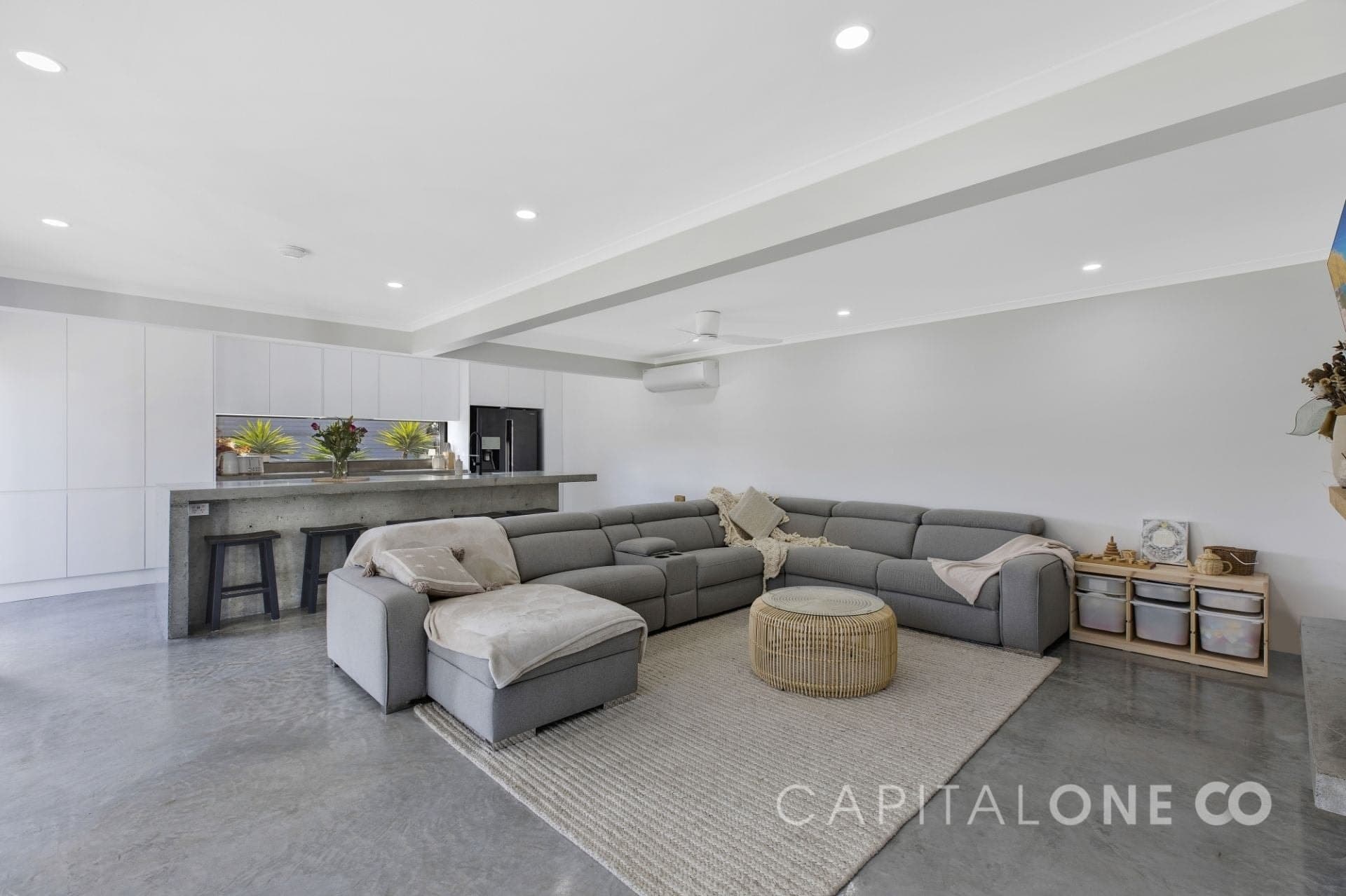10 Famata Avenue, Blue Haven NSW, Blue Haven - Thumbnail 2