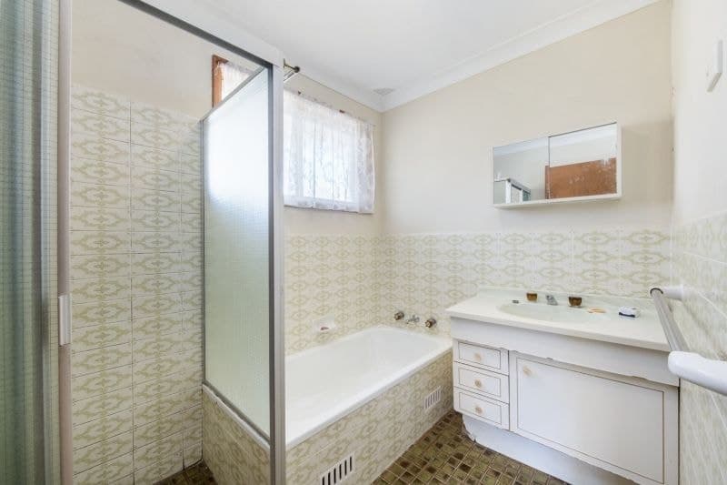 1 Glenice Close, Gorokan, Gorokan - Image 1