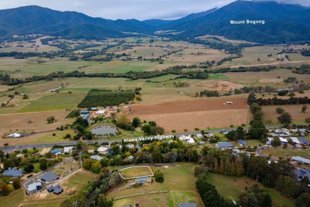 19 Ranch Road, Tawonga South - Thumbnail 2